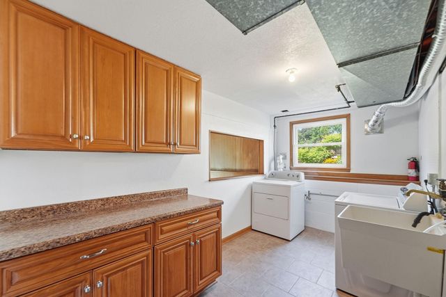 4636 Heritage Hills Drive, Bloomington, MN 55437