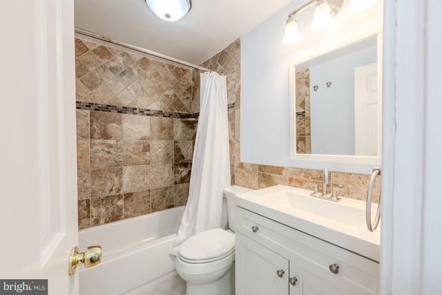 12611 SAYLERS CREEK LN, Herndon, VA 20170