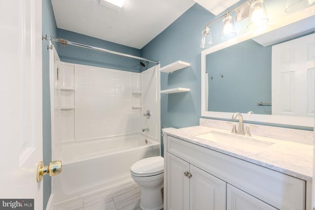 12611 SAYLERS CREEK LN, Herndon, VA 20170