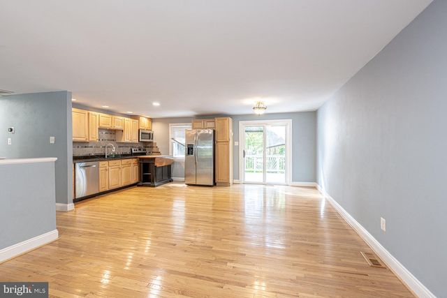 12611 SAYLERS CREEK LN, Herndon, VA 20170