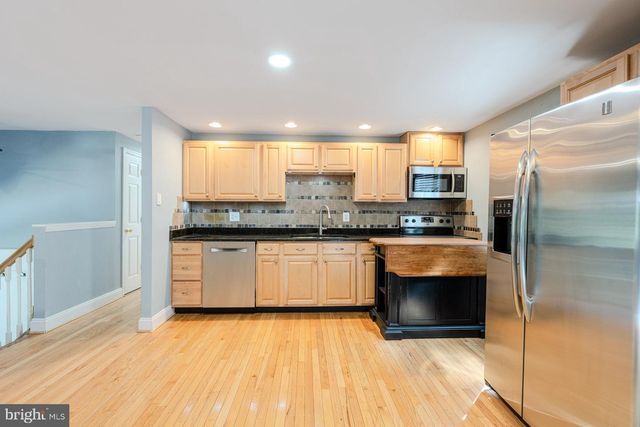 12611 SAYLERS CREEK LN, Herndon, VA 20170