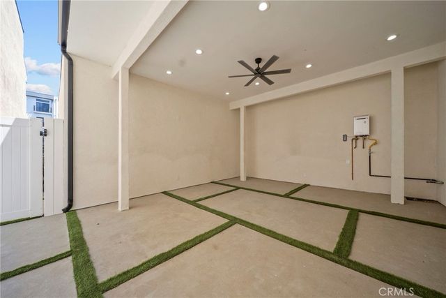 11488 Burbank, North Hollywood, CA 91601