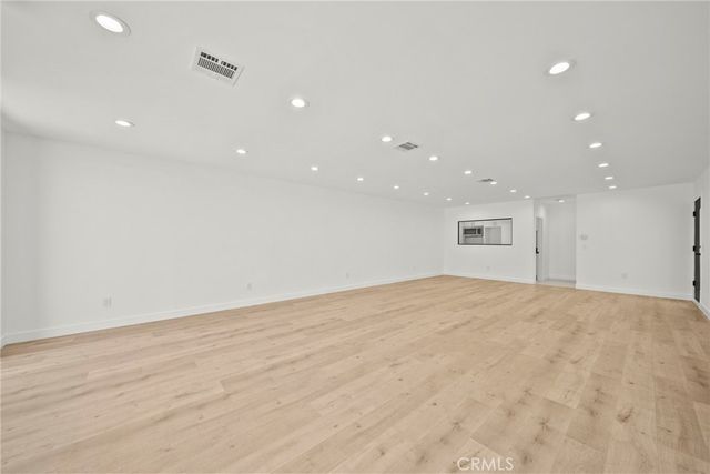 11488 Burbank, North Hollywood, CA 91601