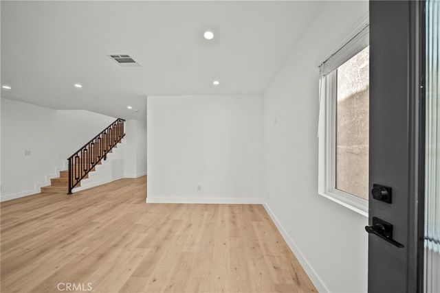 11488 Burbank, North Hollywood, CA 91601