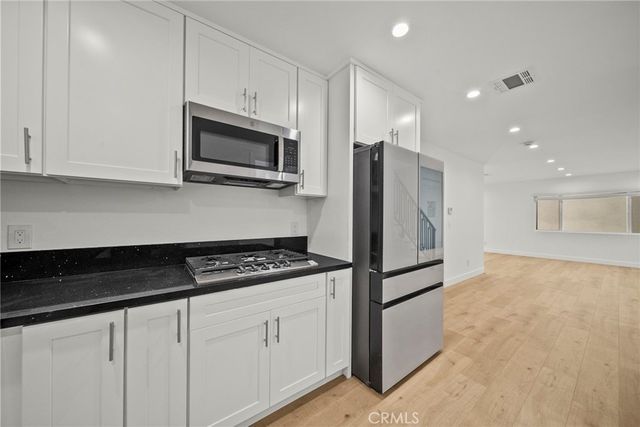 11488 Burbank, North Hollywood, CA 91601