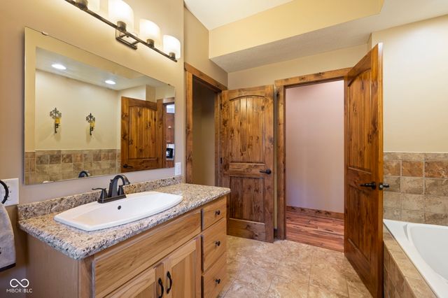 7563 Grizzly Drive, Nineveh, IN 46164