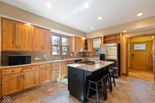 7563 Grizzly Drive, Nineveh, IN 46164