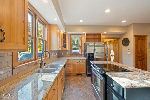 7563 Grizzly Drive, Nineveh, IN 46164