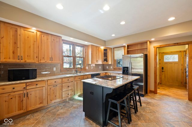 7563 Grizzly Drive, Nineveh, IN 46164