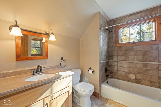 7563 Grizzly Drive, Nineveh, IN 46164