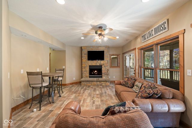 7563 Grizzly Drive, Nineveh, IN 46164