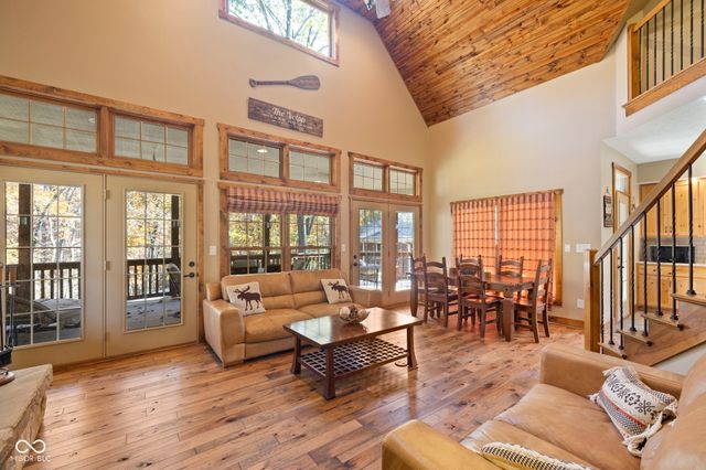 7563 Grizzly Drive, Nineveh, IN 46164