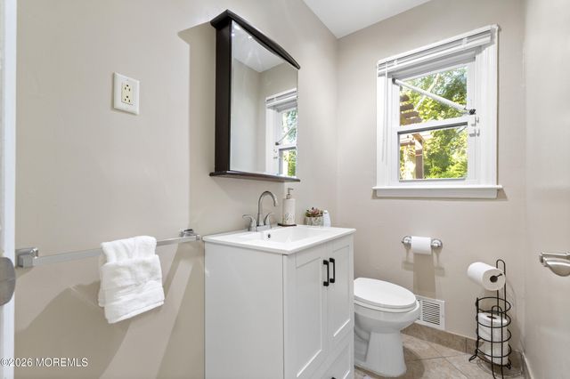 55 Ainsworth Avenue, East Brunswick, NJ 08816