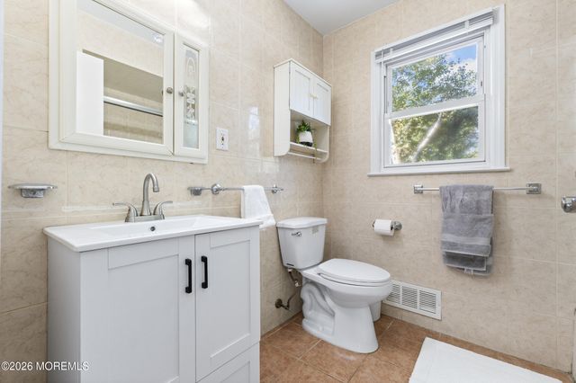 55 Ainsworth Avenue, East Brunswick, NJ 08816