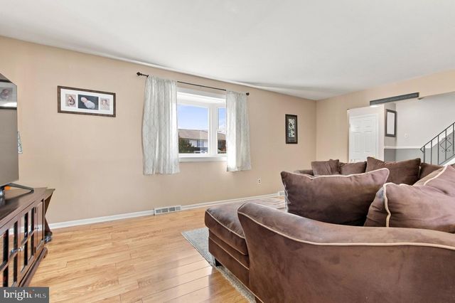 331 CEDAR ST, Warminster, PA 18974