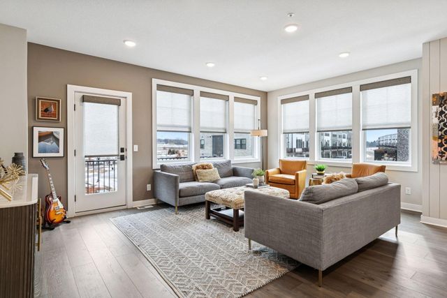 850 Mount Curve Boulevard L, Saint Paul, MN 55116