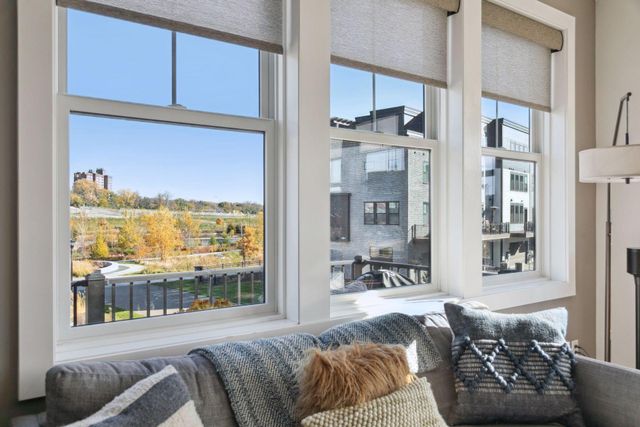 850 Mount Curve Boulevard L, Saint Paul, MN 55116