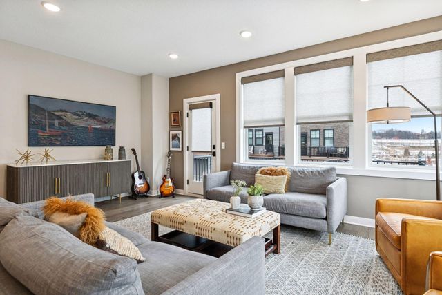 850 Mount Curve Boulevard L, Saint Paul, MN 55116