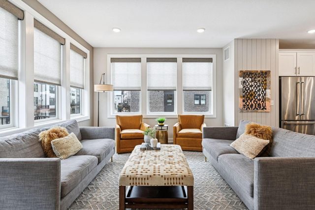 850 Mount Curve Boulevard L, Saint Paul, MN 55116