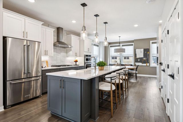 850 Mount Curve Boulevard L, Saint Paul, MN 55116