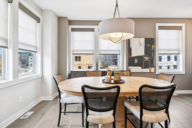 850 Mount Curve Boulevard L, Saint Paul, MN 55116