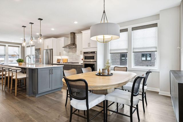 850 Mount Curve Boulevard L, Saint Paul, MN 55116