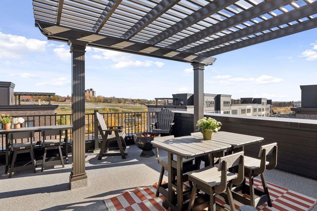 850 Mount Curve Boulevard L, Saint Paul, MN 55116