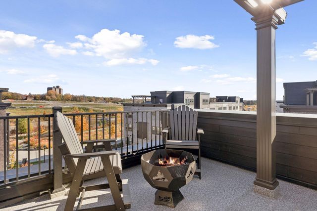 850 Mount Curve Boulevard L, Saint Paul, MN 55116