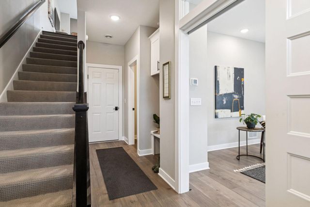 850 Mount Curve Boulevard L, Saint Paul, MN 55116