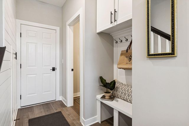 850 Mount Curve Boulevard L, Saint Paul, MN 55116