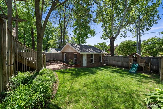 6920 Pershing Avenue, University City, MO 63130
