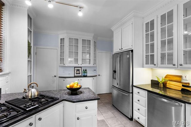 6920 Pershing Avenue, University City, MO 63130