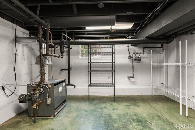 6920 Pershing Avenue, University City, MO 63130