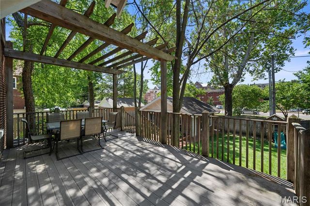 6920 Pershing Avenue, University City, MO 63130