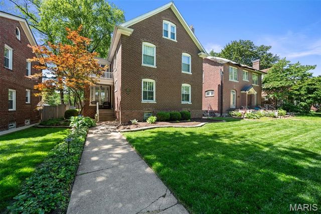 6920 Pershing Avenue, University City, MO 63130