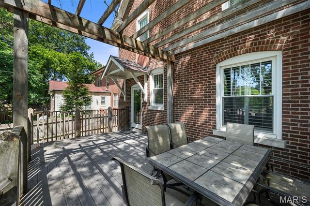 6920 Pershing Avenue, University City, MO 63130