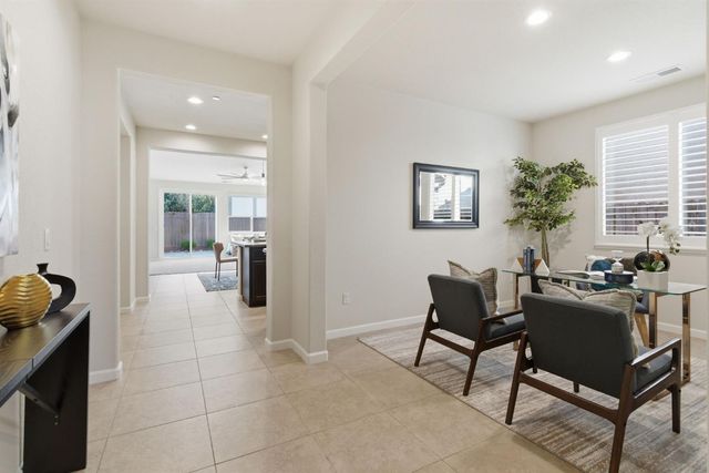 3832 Lookout Dr, Modesto, CA 95355