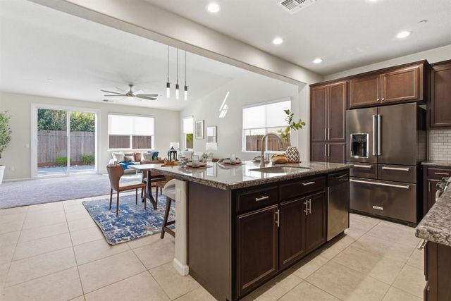 3832 Lookout Dr, Modesto, CA 95355