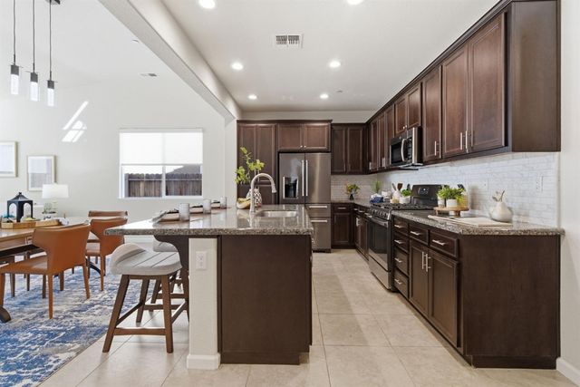 3832 Lookout Dr, Modesto, CA 95355