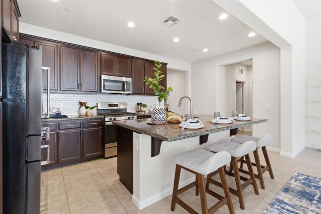 3832 Lookout Dr, Modesto, CA 95355