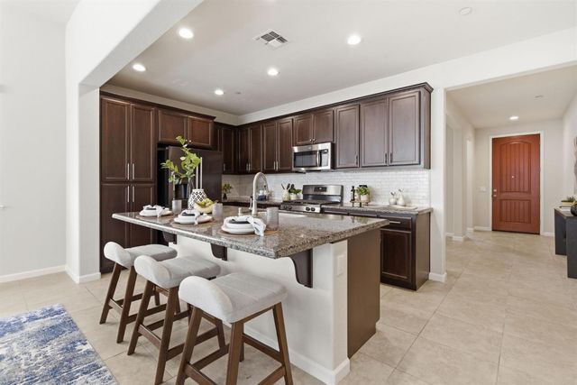 3832 Lookout Dr, Modesto, CA 95355