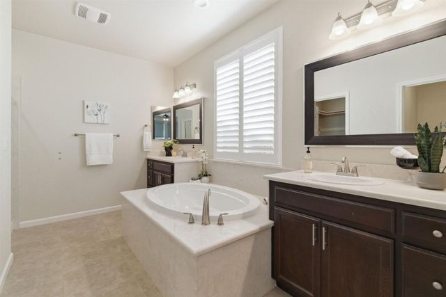 3832 Lookout Dr, Modesto, CA 95355