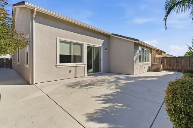 3832 Lookout Dr, Modesto, CA 95355