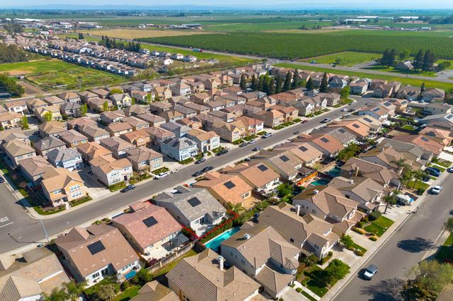 3832 Lookout Dr, Modesto, CA 95355