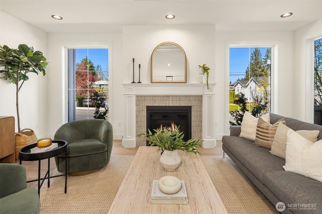 319 18th Avenue, Kirkland, WA 98033