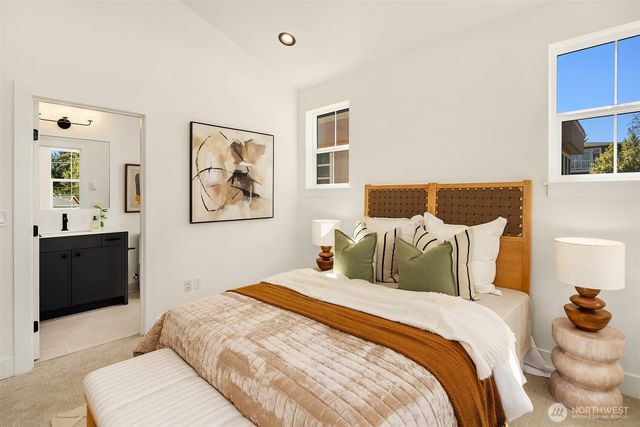 319 18th Avenue, Kirkland, WA 98033