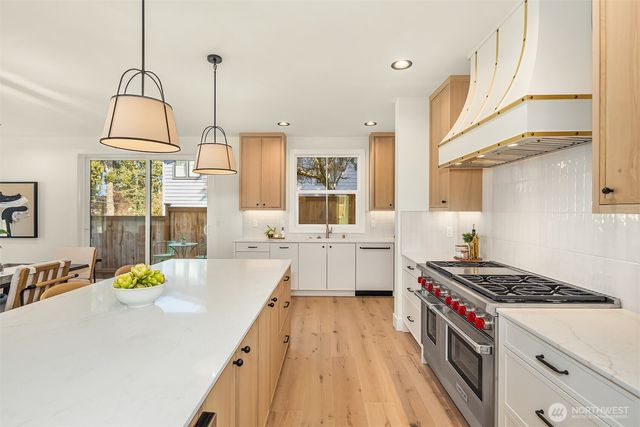 319 18th Avenue, Kirkland, WA 98033