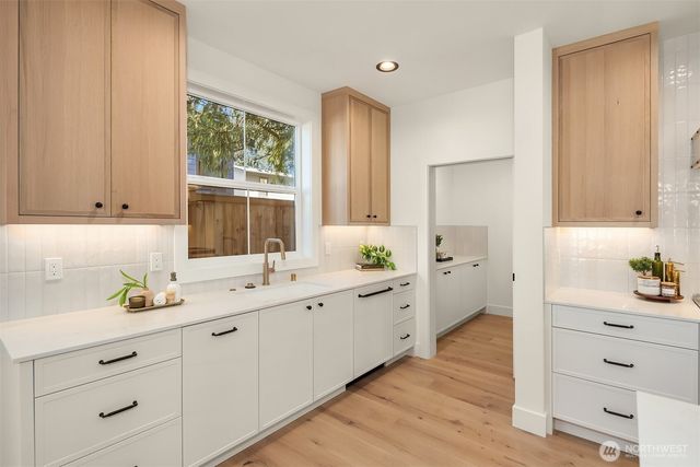 319 18th Avenue, Kirkland, WA 98033