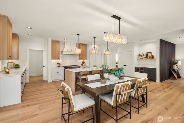 319 18th Avenue, Kirkland, WA 98033