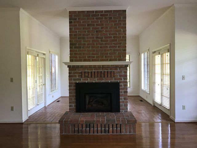 156 UVILLA ESTATES DR, Shenandoah Junction, WV 25442